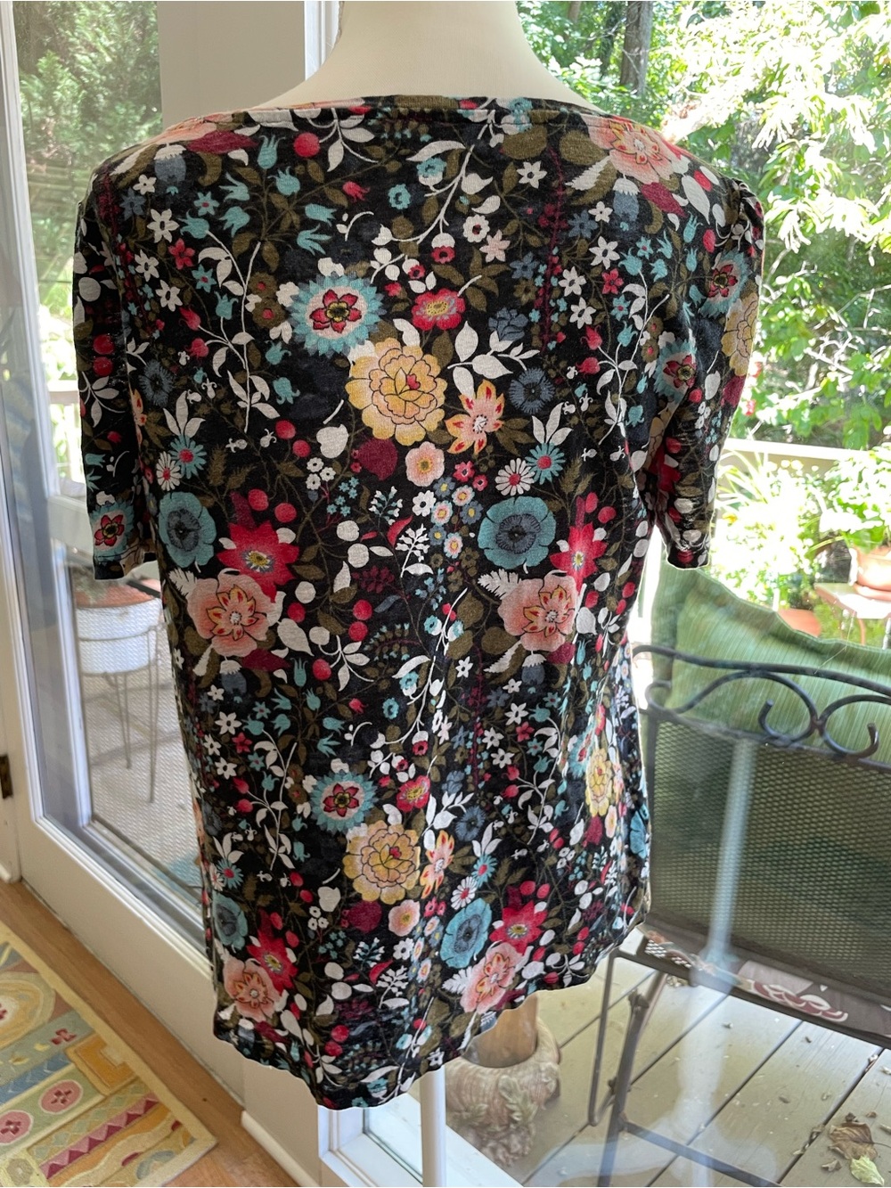 LOFT LINEN Black Floral Short Sleeve Scoop Neck Tee M - Picture 2 of 5